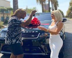Her boyfriend gifted her a Range Rover car about which she was dreaming since she was sixteen years old. She was so happy that she couldn't express th